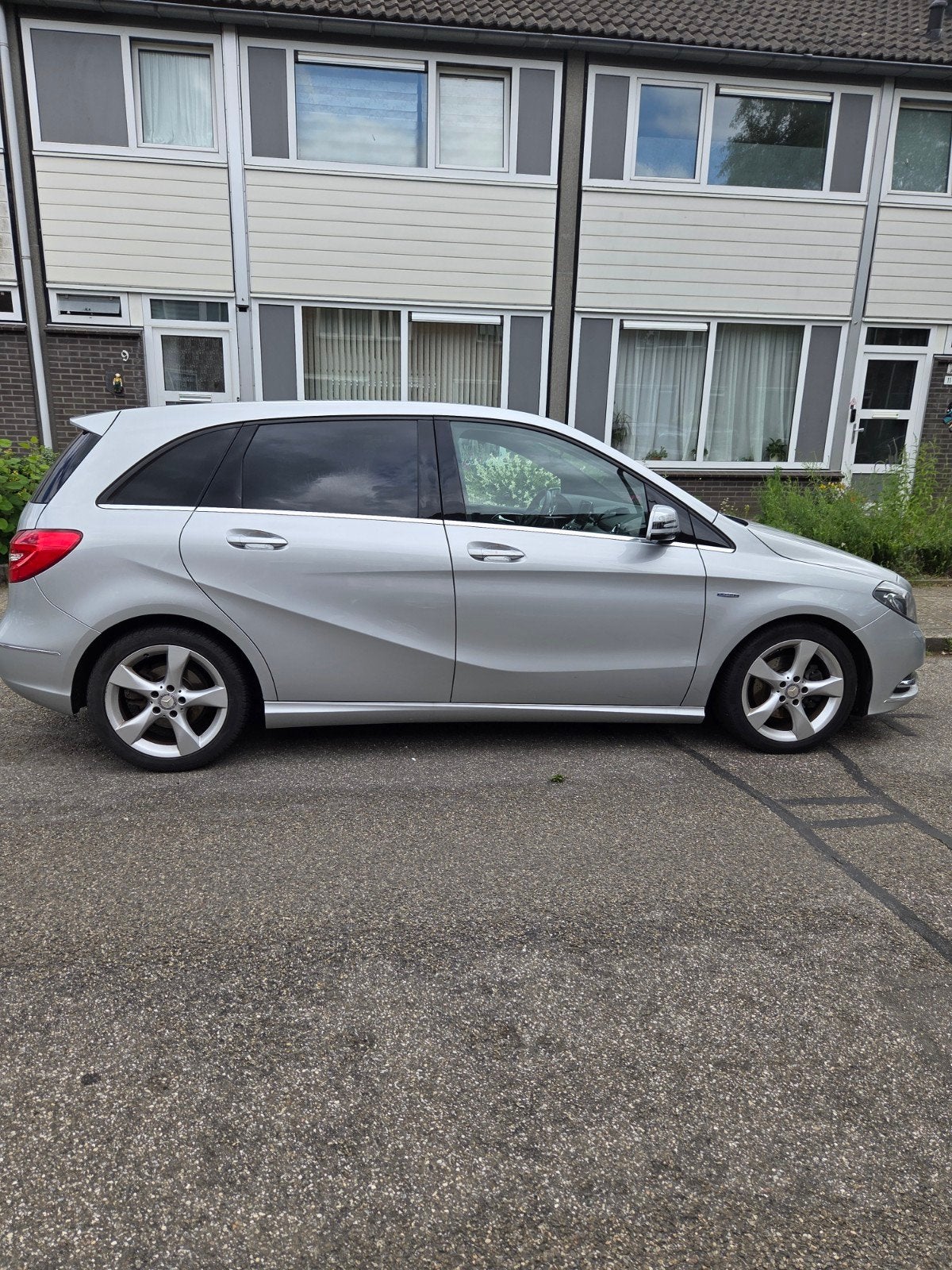 Mercedes-Benz B-Klasse 1.6 B180 5DRS Blue EFF 2012 Grijs, Auto's, Voorwielaandrijving, 1295 kg, 4 cilinders, 122 pk
