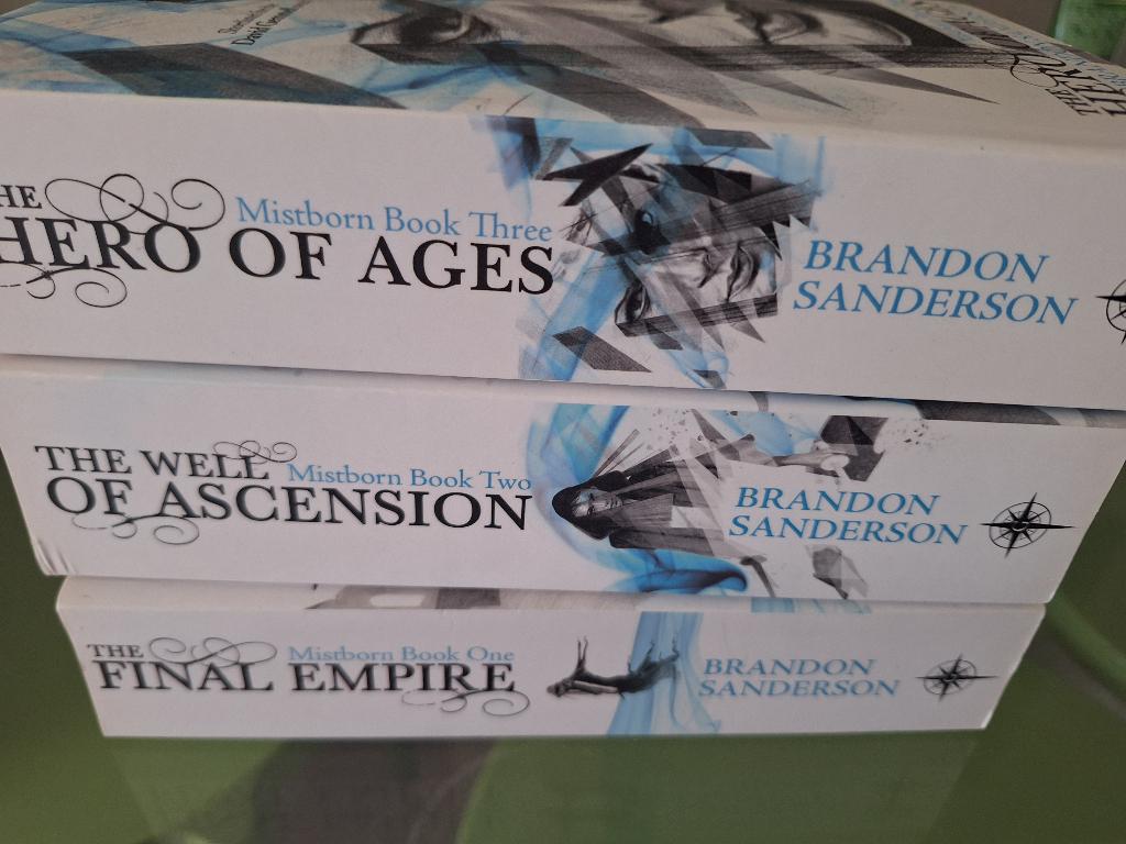 Brandon Sanderson, Engelstalig 3 boeken, Ophalen of Verzenden, Zo goed als nieuw, Brandon Sanderson