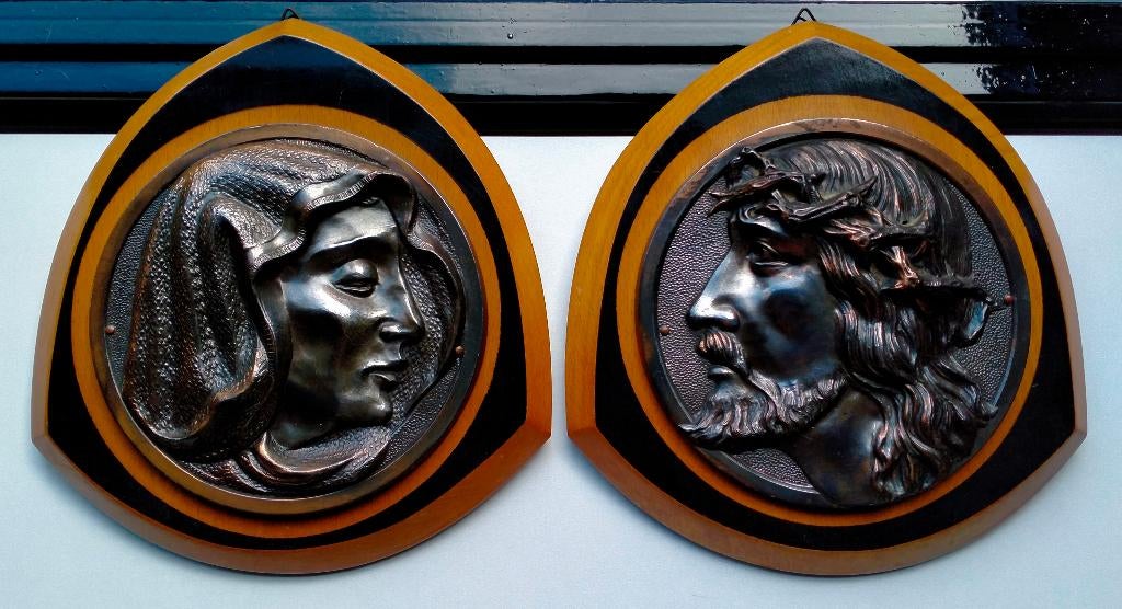 2 Antieke Jugendstil Wand Beelden / Plaquettes Jezus & Maria, Ophalen of Verzenden, Zo goed als nieuw, Beeld(je), Christendom | Katholiek