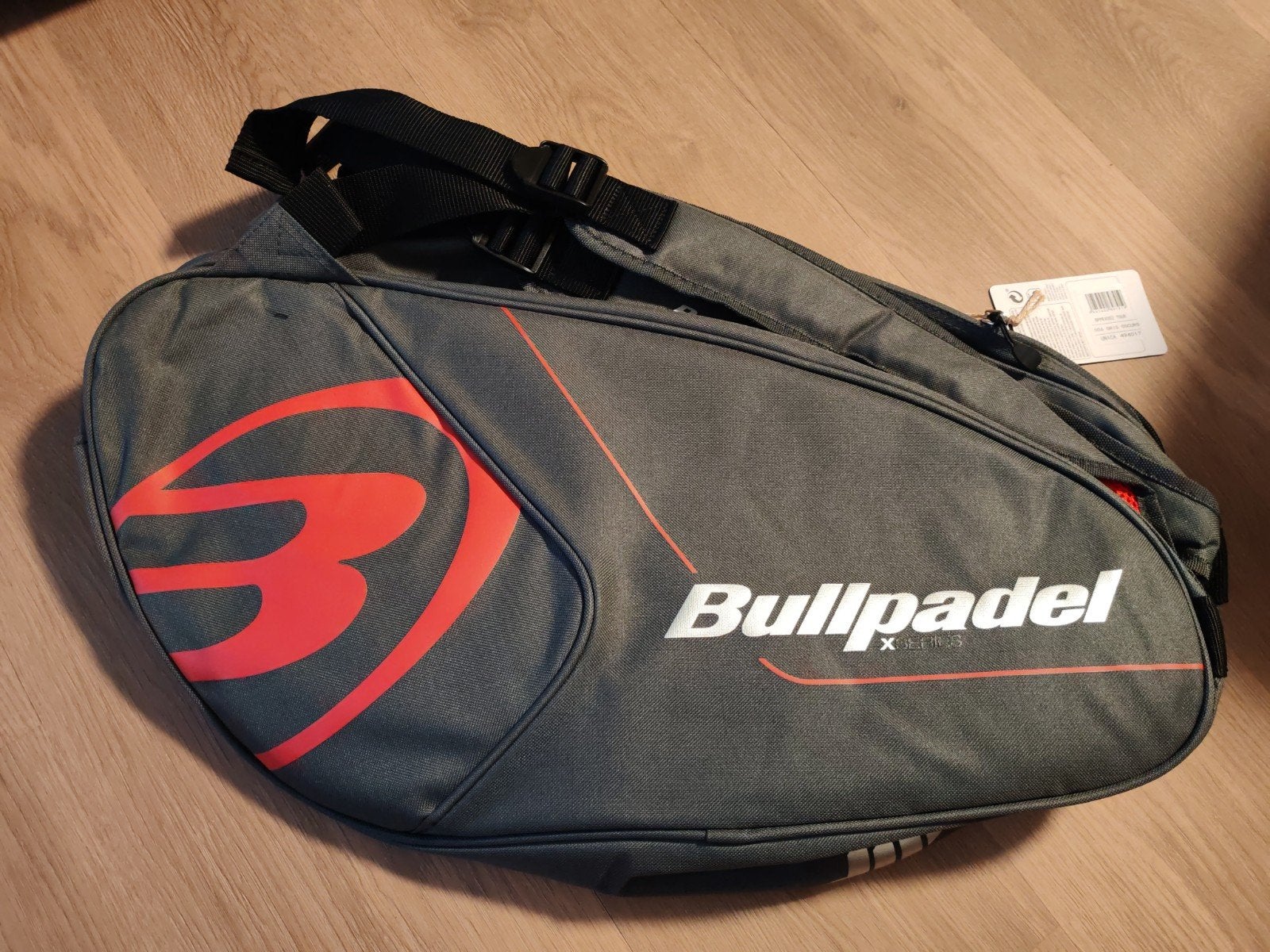 Bullpadel X Series Padeltas Grijs/Rood (Nieuw), Sport en Fitness, Ophalen, Nieuw, Padeltas