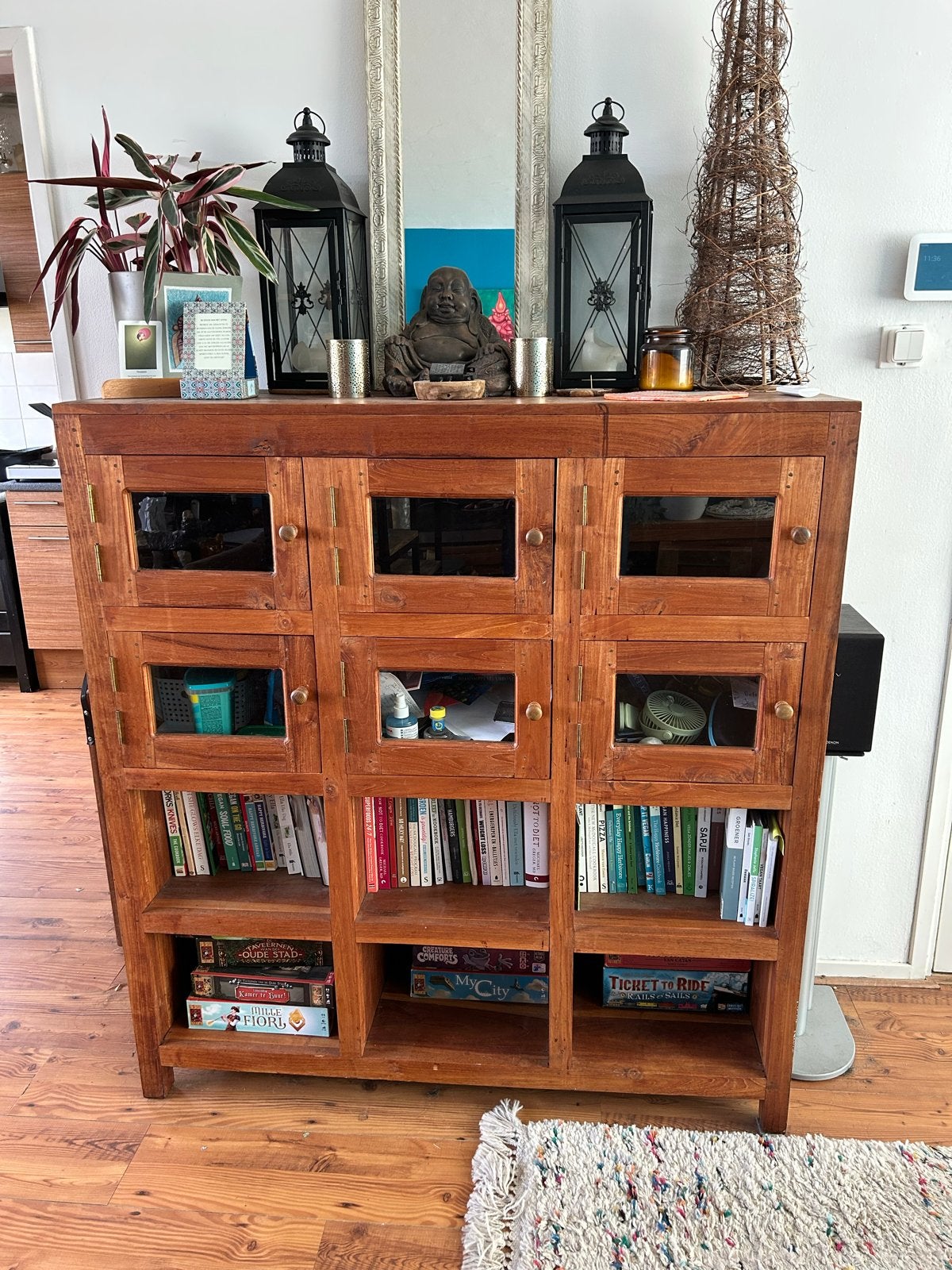 Massieve Teakhouten Boekenkast met Glazen Deurtjes, Ophalen, Gebruikt, 100 tot 150 cm, Teakhout