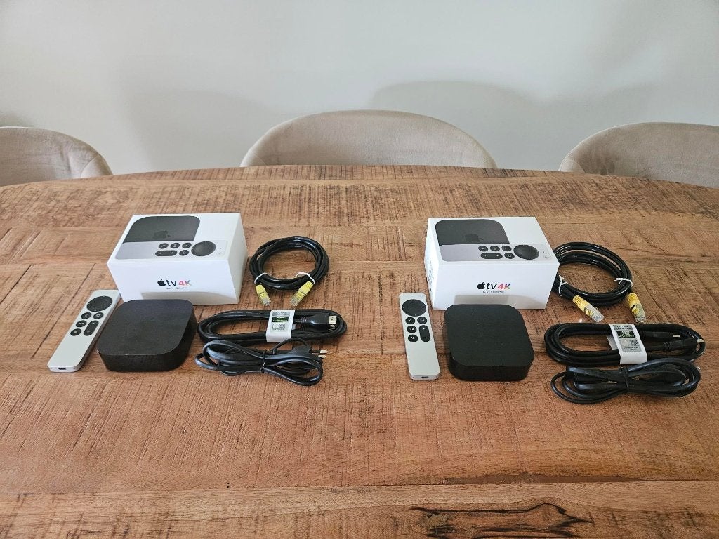 2x Apple TV 4K (3e generatie) Wi-Fi + Ethernet 128 GB, Audio, Tv en Foto, Mediaspelers, Ophalen, Zo goed als nieuw, HDMI, Minder dan 500 GB
