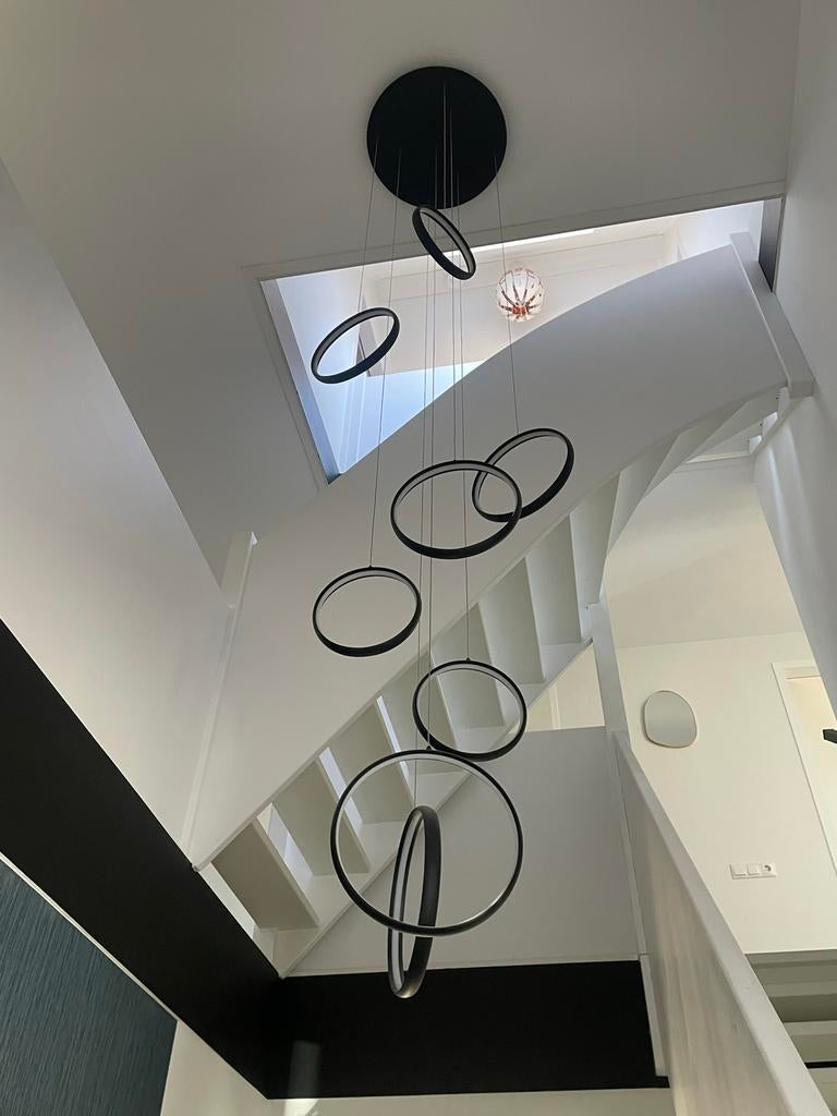 Moderne design hanglamp met ringen - Nieuwprijs €1000, Ophalen, Gebruikt, Metaal, 75 cm of meer