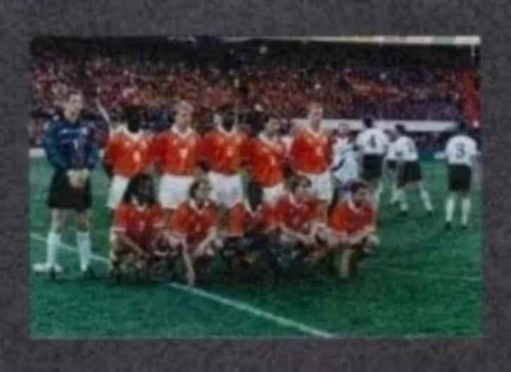 Foto Nederlands Elftal Oranje. Bergkamp v.d. Sar Seedorf, Verzamelen, Ophalen of Verzenden, 1980 tot heden, Ongelopen, Sport en Spel