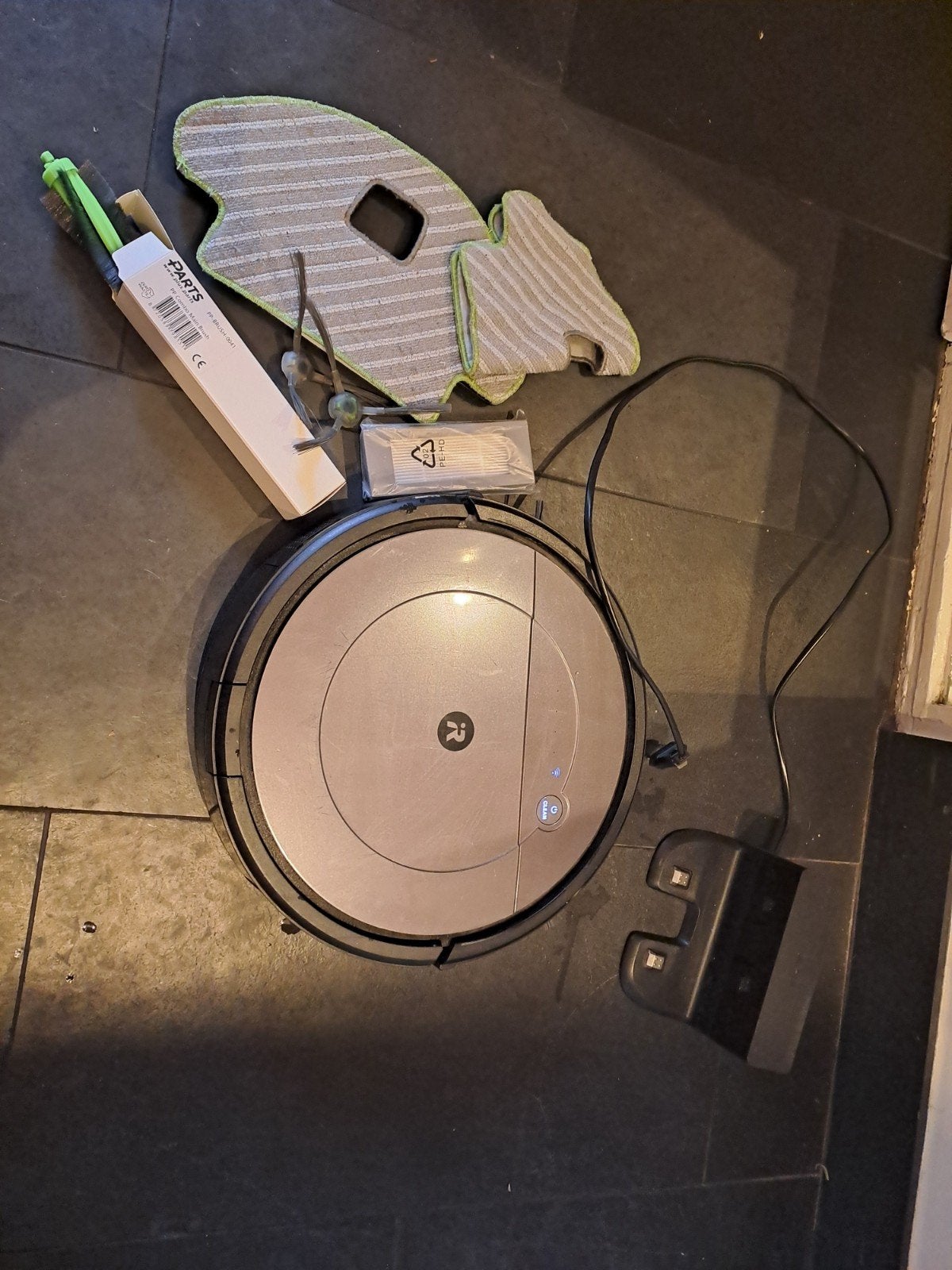 iRobot Roomba Robotstofzuiger met dweilfunctie, Ophalen, IRobot, Robotstofzuiger, Reservoir