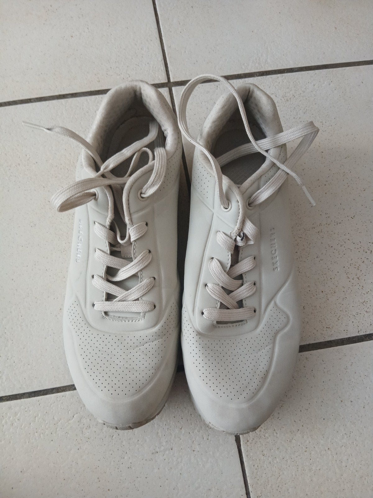 Skechers sneakers maat 40 - Zo goed als nieuw, Skechers, Wit, Ophalen of Verzenden, Sneakers of Gympen