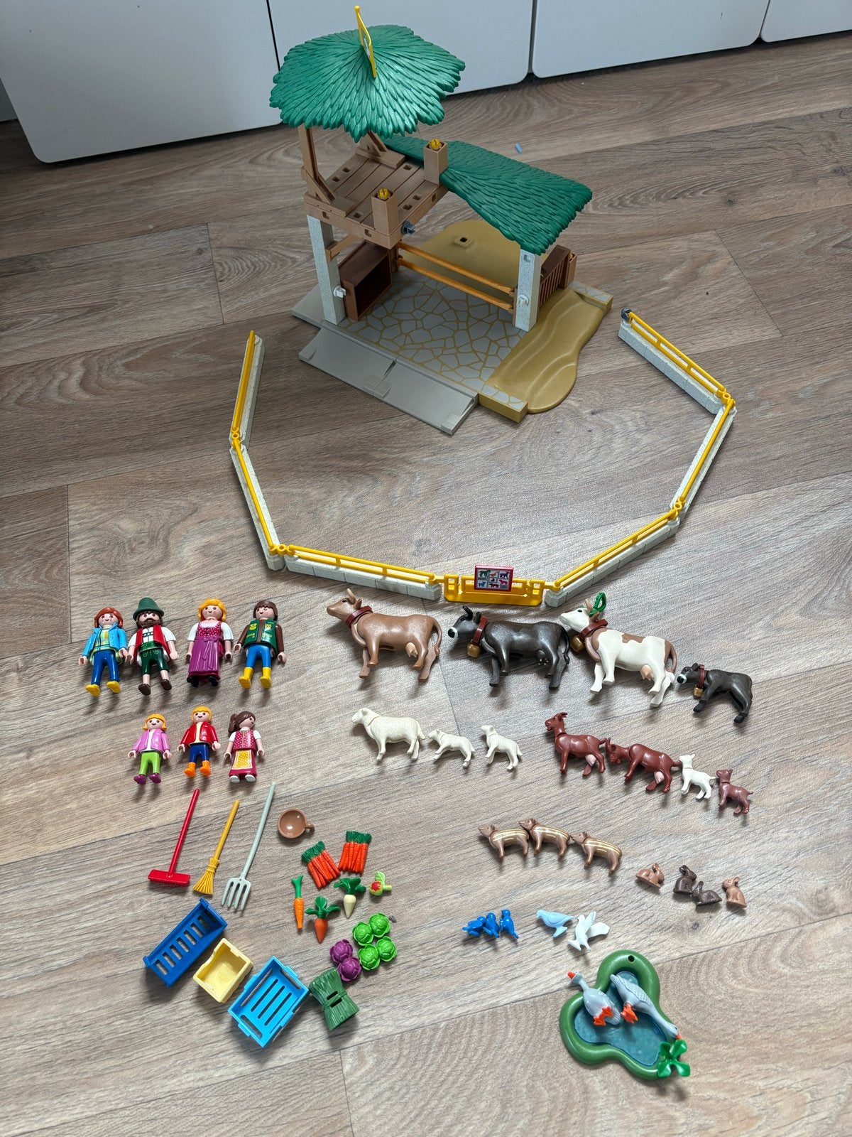 Playmobil kinderboerderij met veel dieren en 7 poppetjes, Gebruikt, Gebouw, Complete set, Ophalen of Verzenden