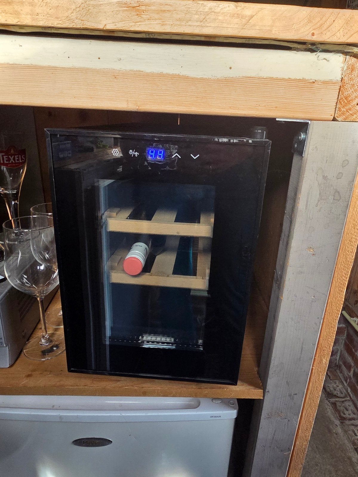 Compacte Wijnkoelkast met Houten Rekken, Ophalen, Zonder vriesvak, Minder dan 45 cm, Minder dan 85 cm