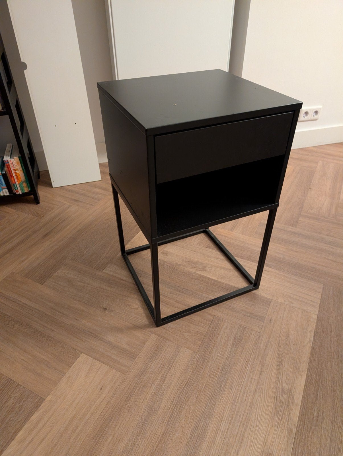 Ikea Vikhammer nachtkastje, Ophalen, Gebruikt