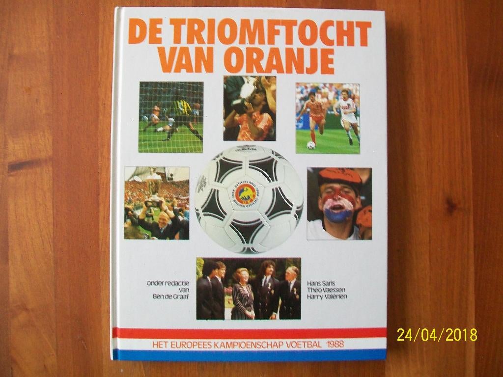 De Triomftocht van Oranje - EK 1988 West-Duitsland, Verzamelen, Sportartikelen en Voetbal, Verzenden, Zo goed als nieuw, Buitenlandse clubs