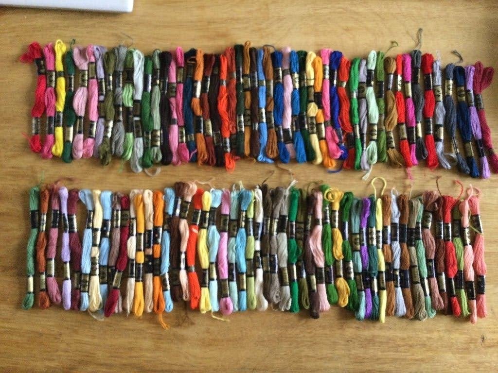100 strengen DMC garen, Ophalen of Verzenden, Nieuw, Handborduren, Borduurgaren of Zijde