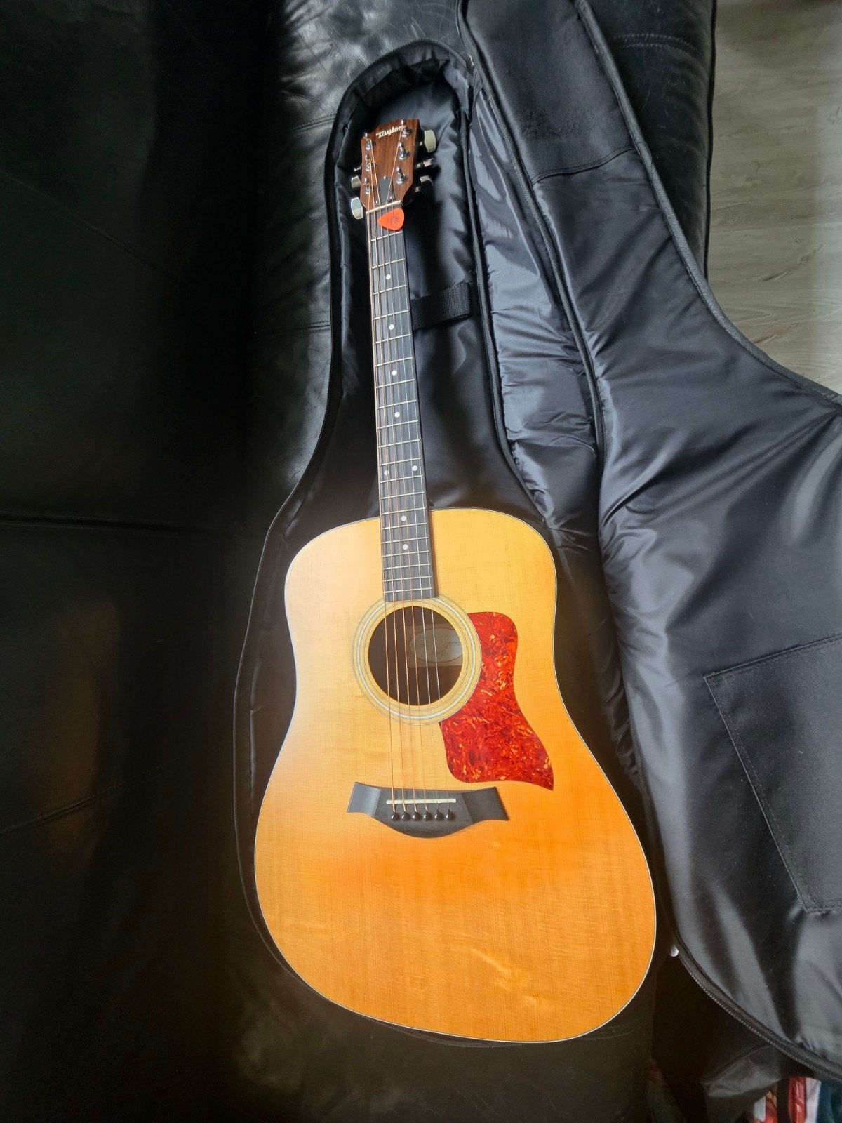 Taylor 110E in nieuwstaat, Ophalen, Zo goed als nieuw, Western- of Steelstringgitaar, Met (piezo-)element