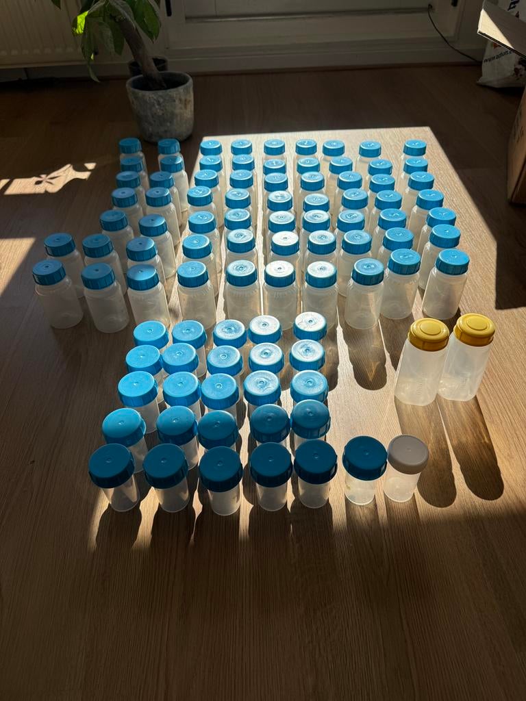 Medela moedermelk bewaarflesjes, Ophalen of Verzenden, Zo goed als nieuw