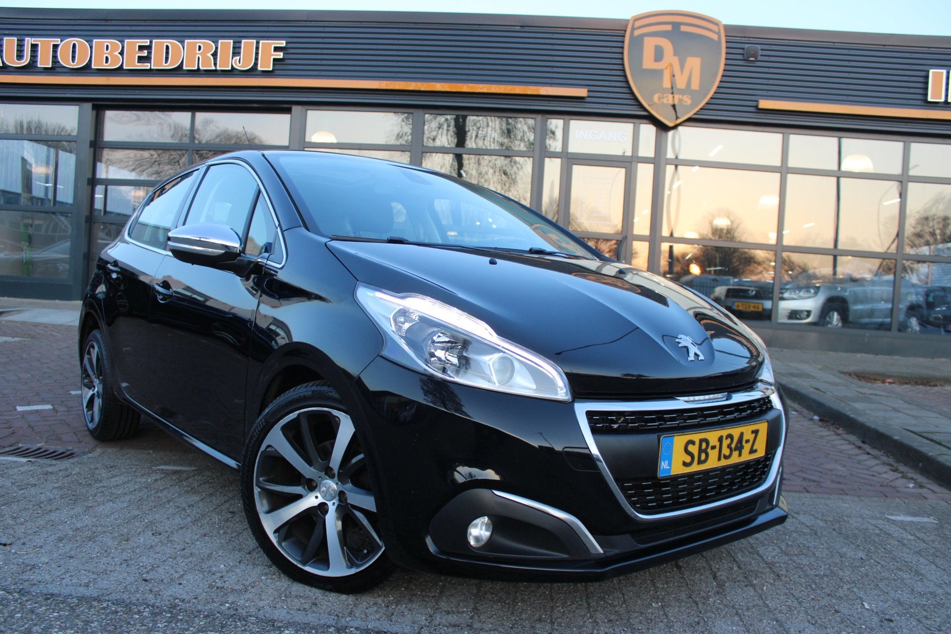 Peugeot 208 1.2 PureTech Allure | Sky-Lounge | Cruise | Carp, Voorwielaandrijving, Euro 6, Origineel Nederlands, Bedrijf