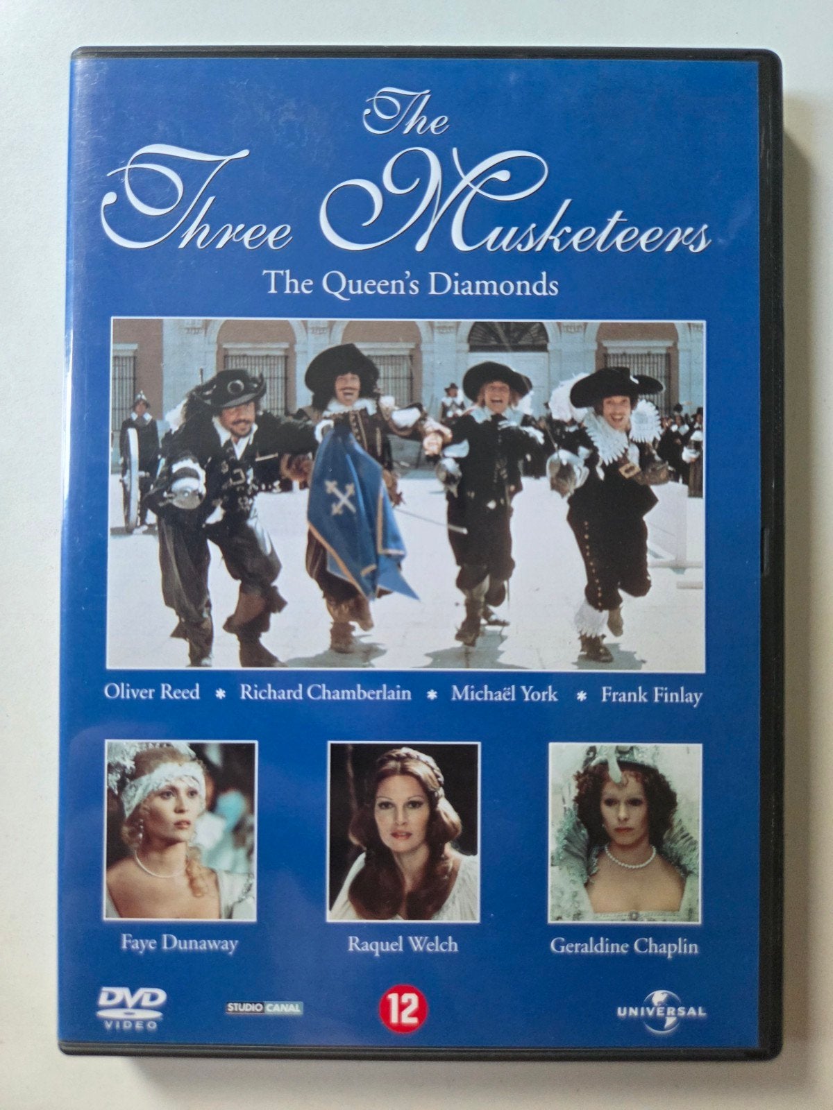 The Three Musketeers the Queen's Diamonds Richard Chamberlai, Vanaf 16 jaar, Ophalen of Verzenden, Zo goed als nieuw