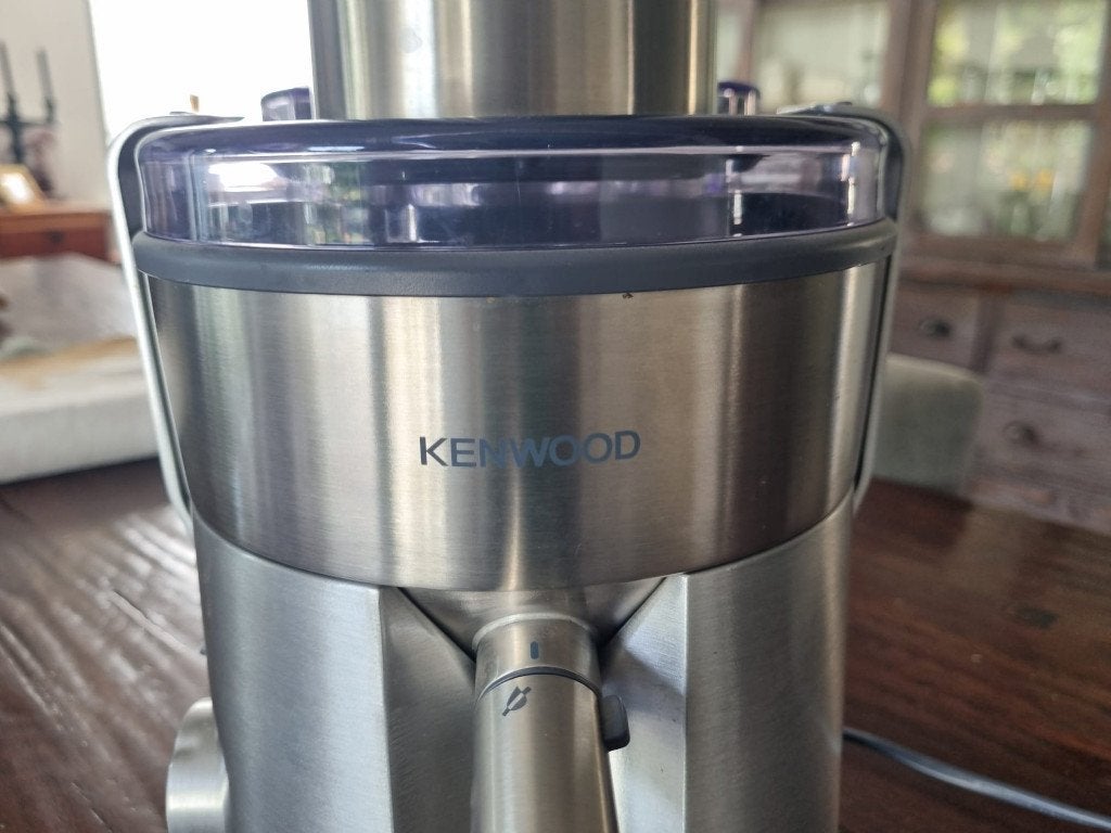 Kenwood Excel/JE850 sapcentrifuge te koop, Ophalen, Zo goed als nieuw, Elektrisch, Sapcentrifuge