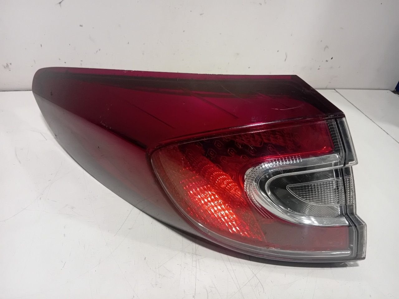 Achterlicht links buiten Renault Mégane, Onderdelen@venauto.nl, Van der Ven Autorecycling B.V., Gebruikt, Ettenseweg 76, 4706 PB Roosendaal, The Netherlands