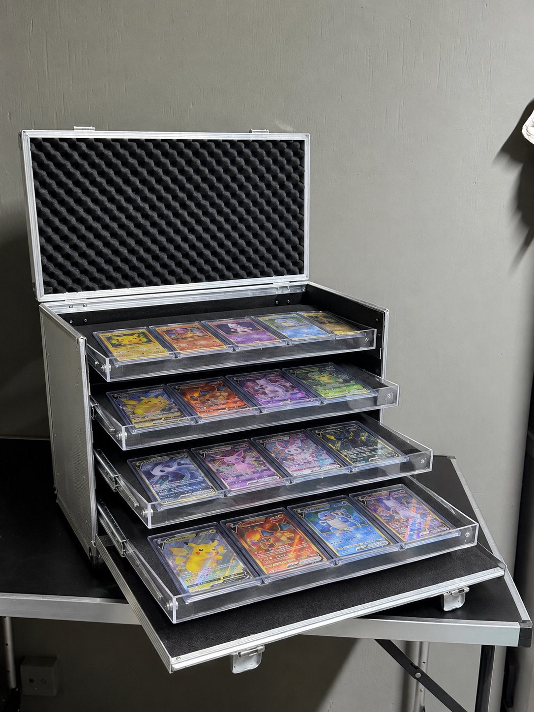 Aluminium koffer case  voor collectie Pokemon etc. weg=weg, Ophalen of Verzenden, Zo goed als nieuw