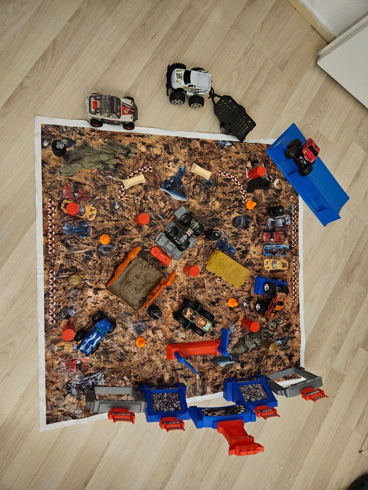 Monstertruck stuntbaan, Overige merken, Racebaan, Zelf te bouwen, Ophalen of Verzenden
