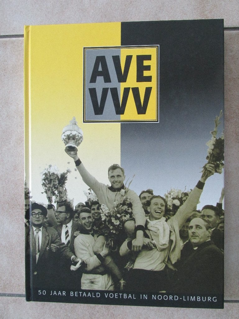 VVV 2004, Voetbal Venlo, 50 jaar betaald voetbal, Ophalen of Verzenden, Gebruikt, Overige binnenlandse clubs, Boek of Tijdschrift