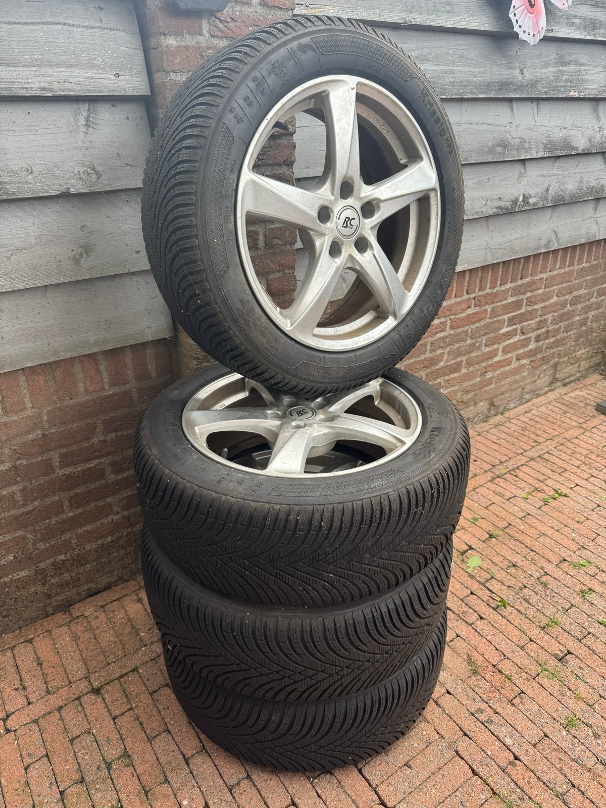 Winterbanden 215/55 R18 - Slechts 1 winter gebruikt, Ophalen, 18 inch, Winterbanden, Band(en)