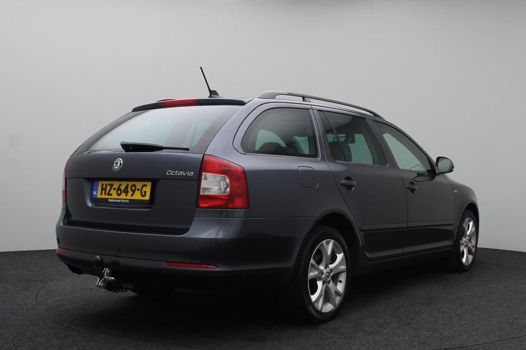 Skoda Octavia Combi 1.8 TSI Laurin & Klement 2011 | Schuif K, Auto's, Skoda, Voorwielaandrijving, Euro 5, Gebruikt, 4 cilinders