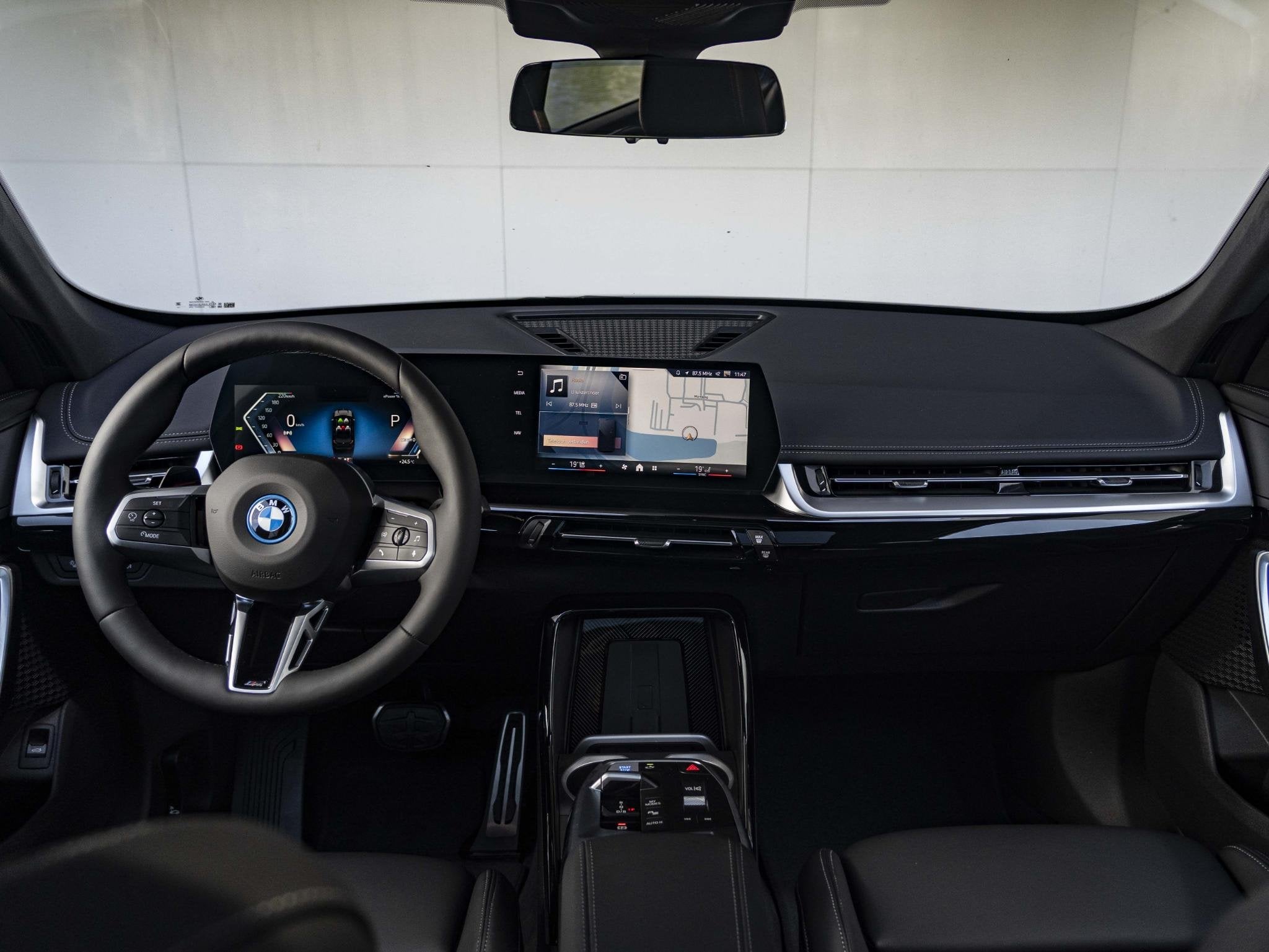 BMW iX1 eDrive20 | M Sportpakket Pro | Premium Pack | Travel, 514 km, Gebruikt, Met garantie (alle), Zwart
