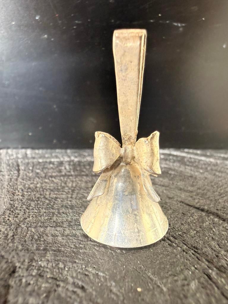 Zilveren miniatuur belletje met strik, Verzenden, Zilver
