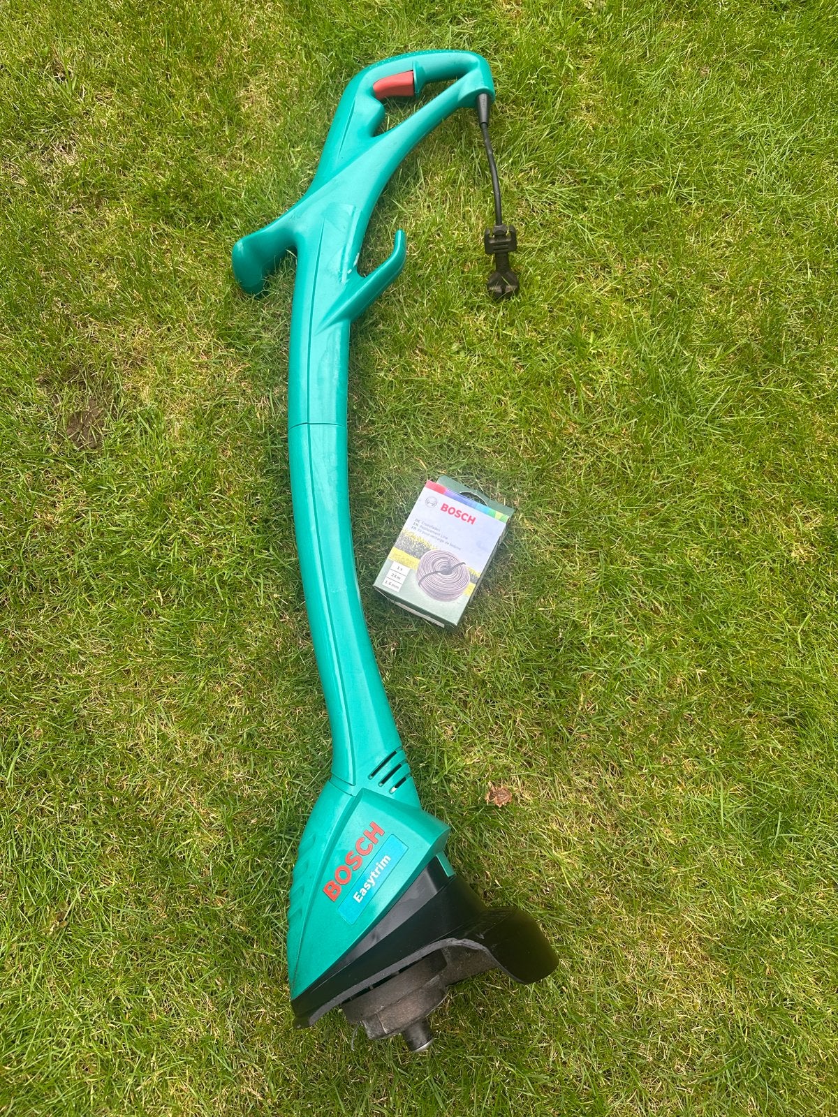 Bosch Easytrim elektrische grastrimmer met extra draad, Ophalen, Cirkelmaaier, Gebruikt, Elektrische grasmaaier