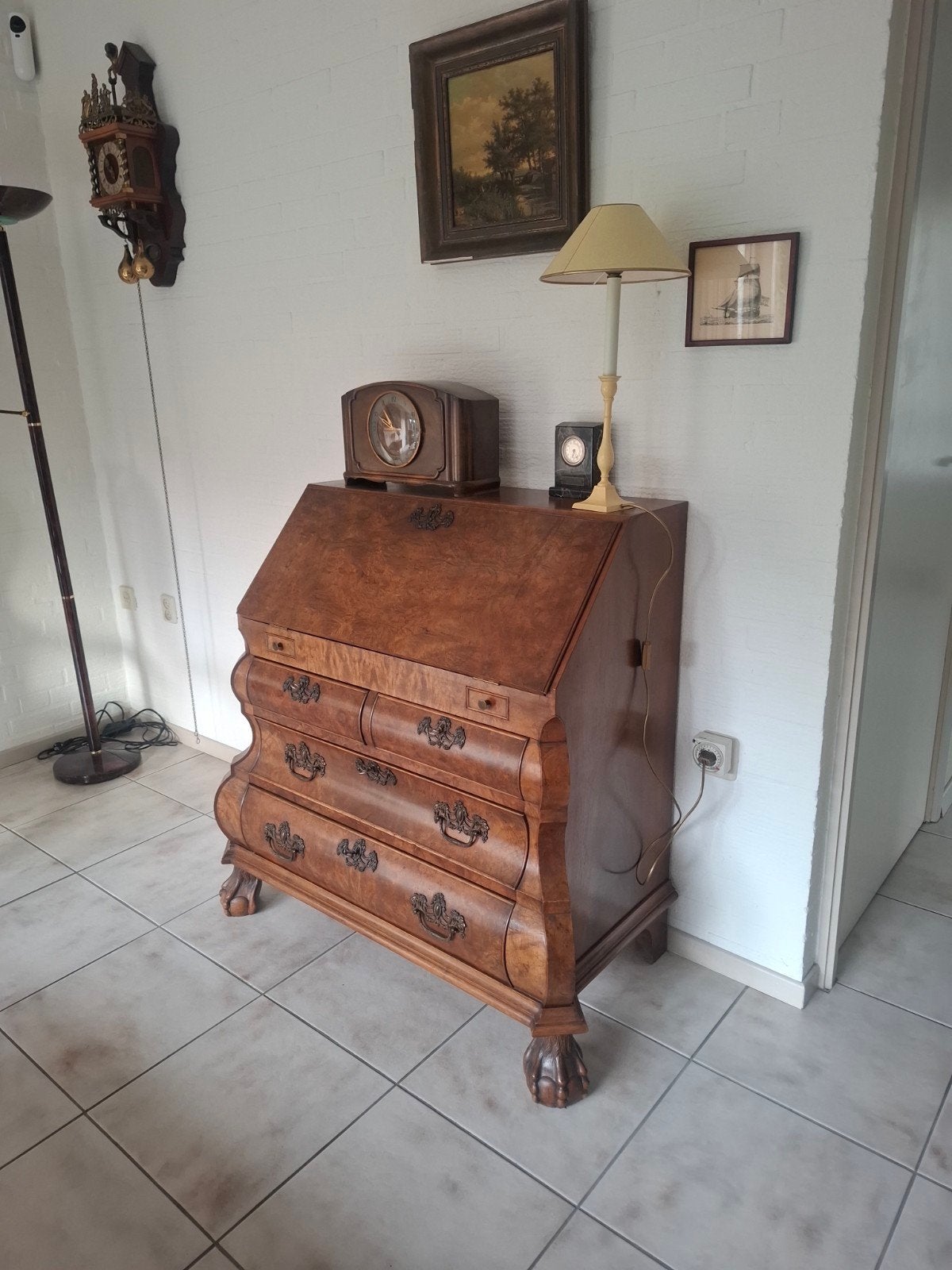 Antieke Barok Stijl Secretaire met Bolpoten, Ophalen of Verzenden