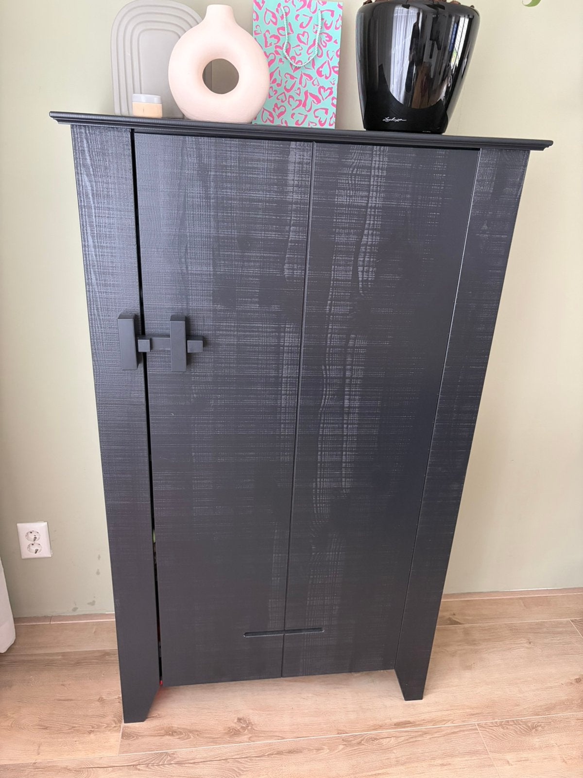 Mooie zwarte woood kast, Ophalen, 50 tot 100 cm, Zo goed als nieuw, 150 tot 200 cm