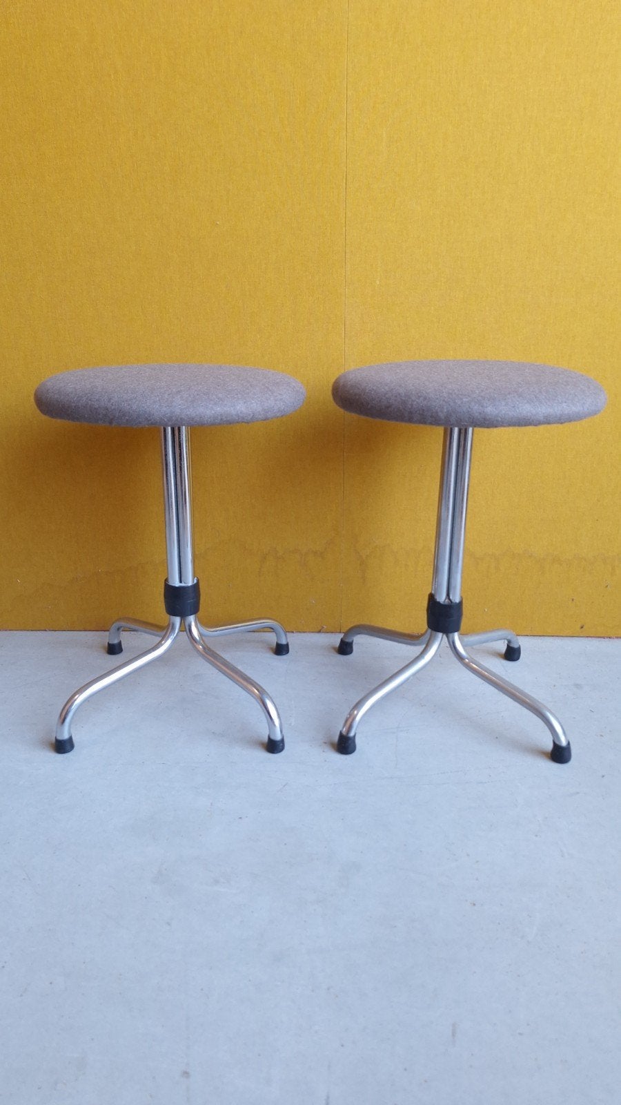 vintage Brabantia krukken met nieuwe stoffering, wol, Gebruikt, Vintage, Ophalen of Verzenden, Nvt
