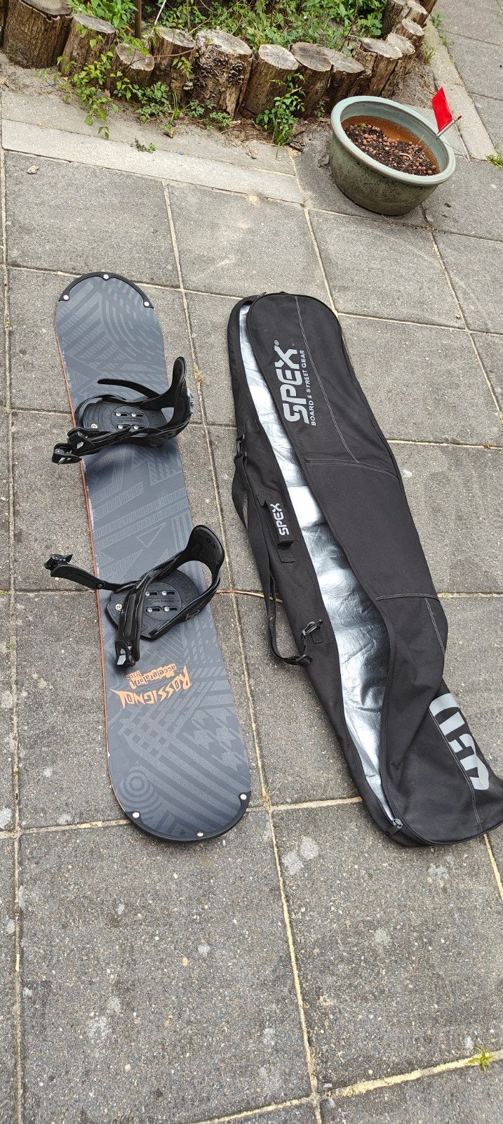 Rossignol snowboard (153cm) met bindingen en tas, Ophalen, Gebruikt, Board