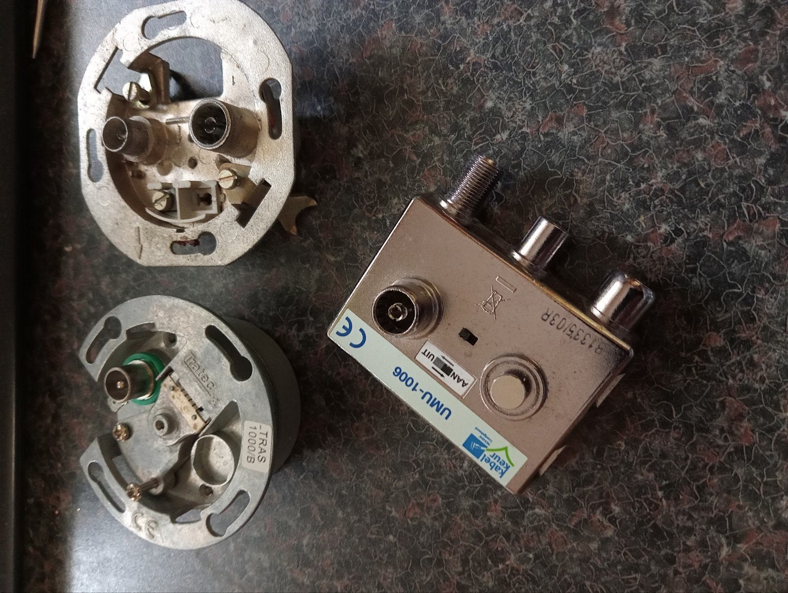 Tv splitters en verbinding stekkers voor tv aansl, Ophalen of Verzenden, Minder dan 2 meter