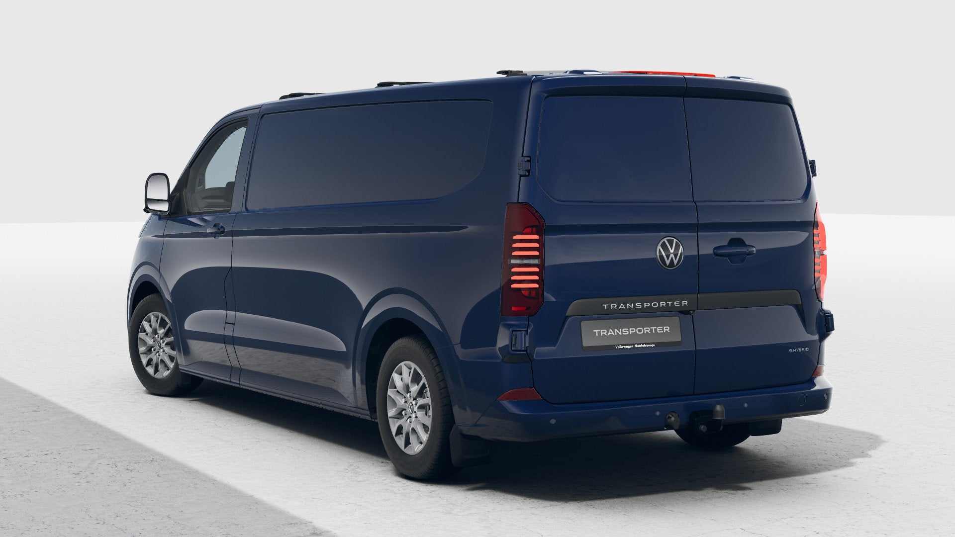 Volkswagen Transporter 2.5 eHybrid 233pk AUT L2H1 30 Style |, Automaat, 12 maanden, 4 cilinders, Bedrijf