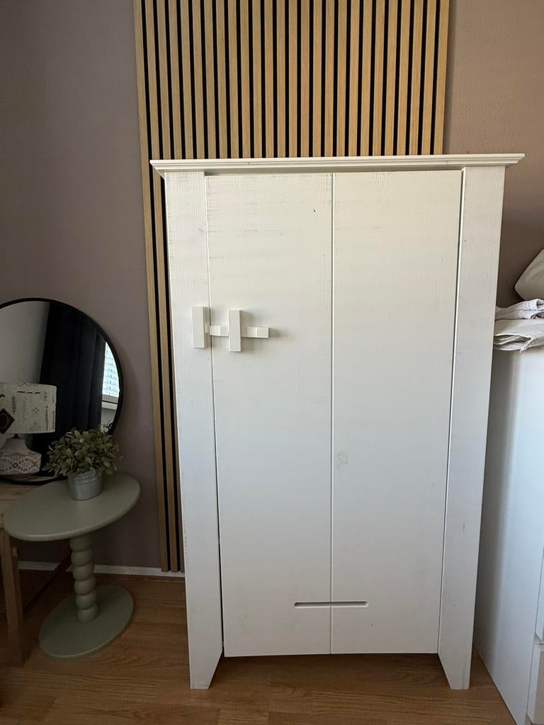 Woood kast, Zo goed als nieuw, 150 tot 200 cm, 25 tot 50 cm, 50 tot 100 cm
