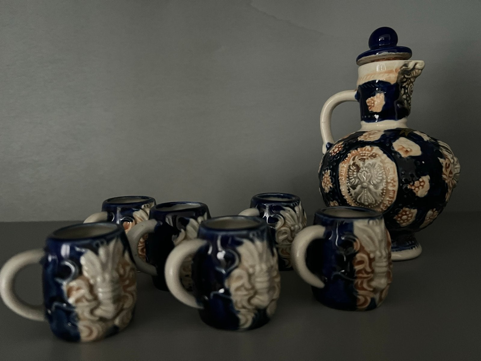 Vintage keramische karaf met 6 borrelglaasjes, Ophalen of Verzenden