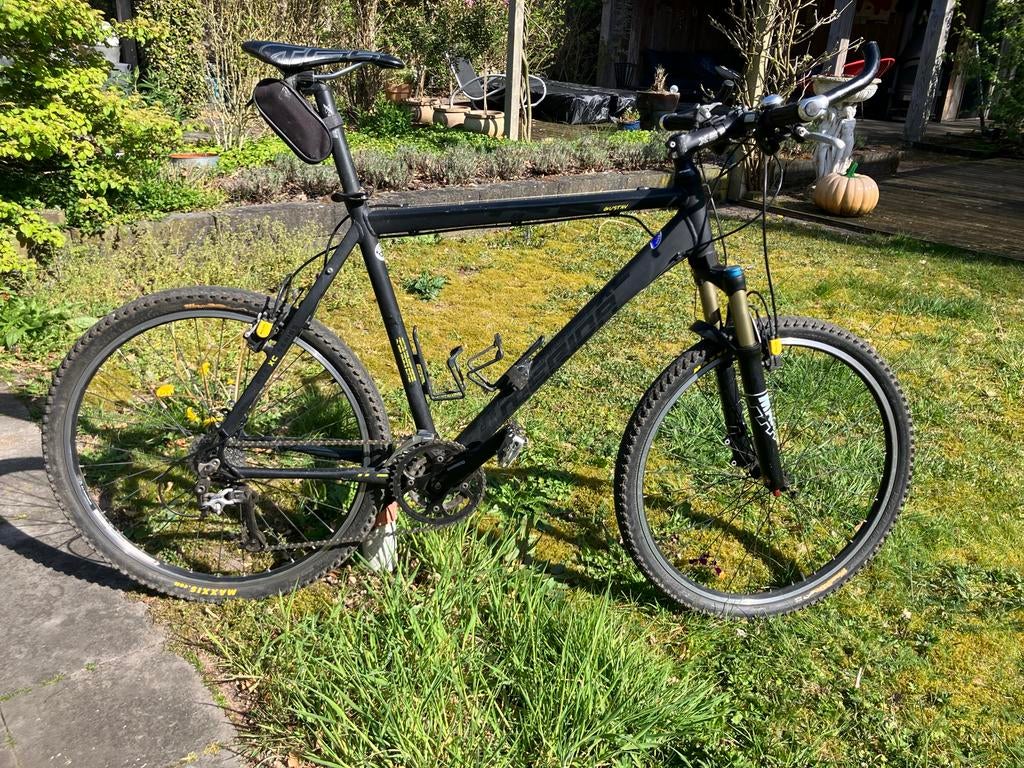 Merida Mountainbike H22 inch/55 cm - Mat Zwart, Gebruikt, Vering, 53 tot 57 cm, Ophalen