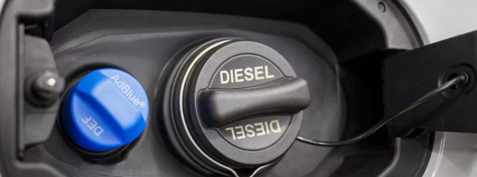 Gezocht: iemand die Adblue uit tank kan hevelen/pompen, Auto-onderdelen, Brandstofsystemen, Ophalen of Verzenden, Nieuw