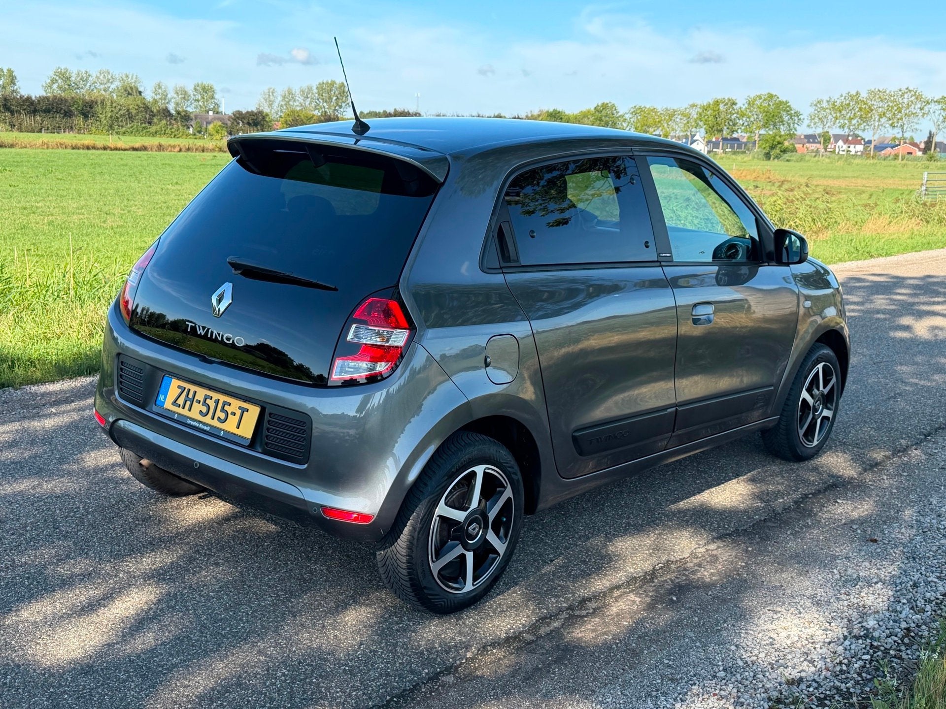 Renault Twingo 1.0 SCe Limited Airco APK 06-2027 NAP, 21 km/l, Gebruikt, Euro 6, 4 stoelen