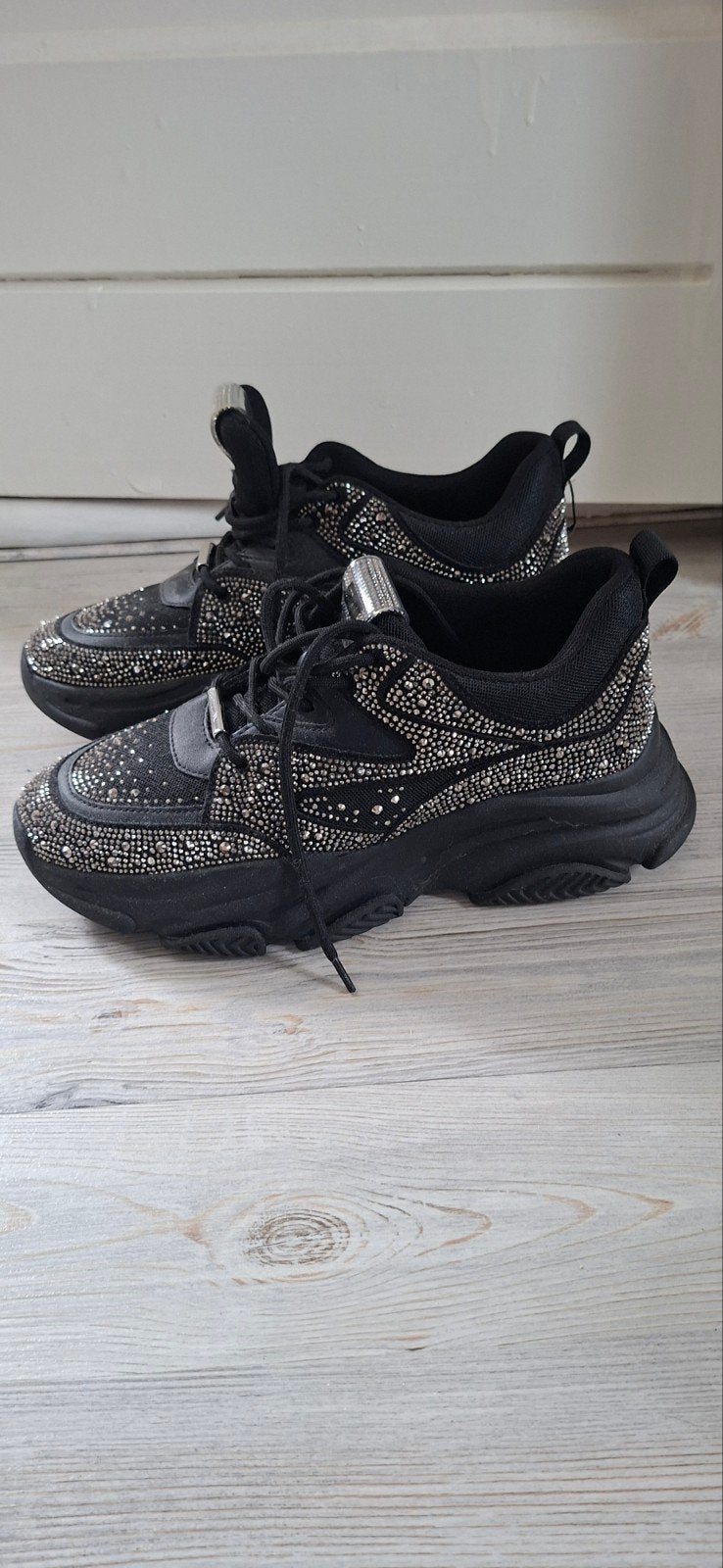 Zwarte Steve Madden sneakers met strass steentjes, Ophalen of Verzenden, Zo goed als nieuw, Zwart, Sneakers of Gympen