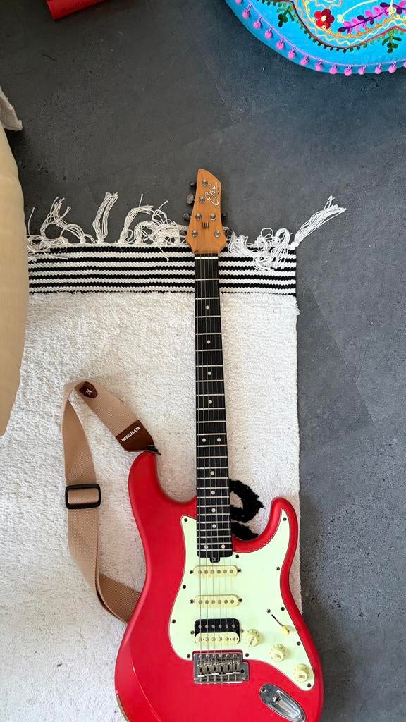 Eko stratocaster rood, Muziek en Instrumenten, Snaarinstrumenten | Gitaren | Elektrisch, Ophalen, Zo goed als nieuw, Solid body