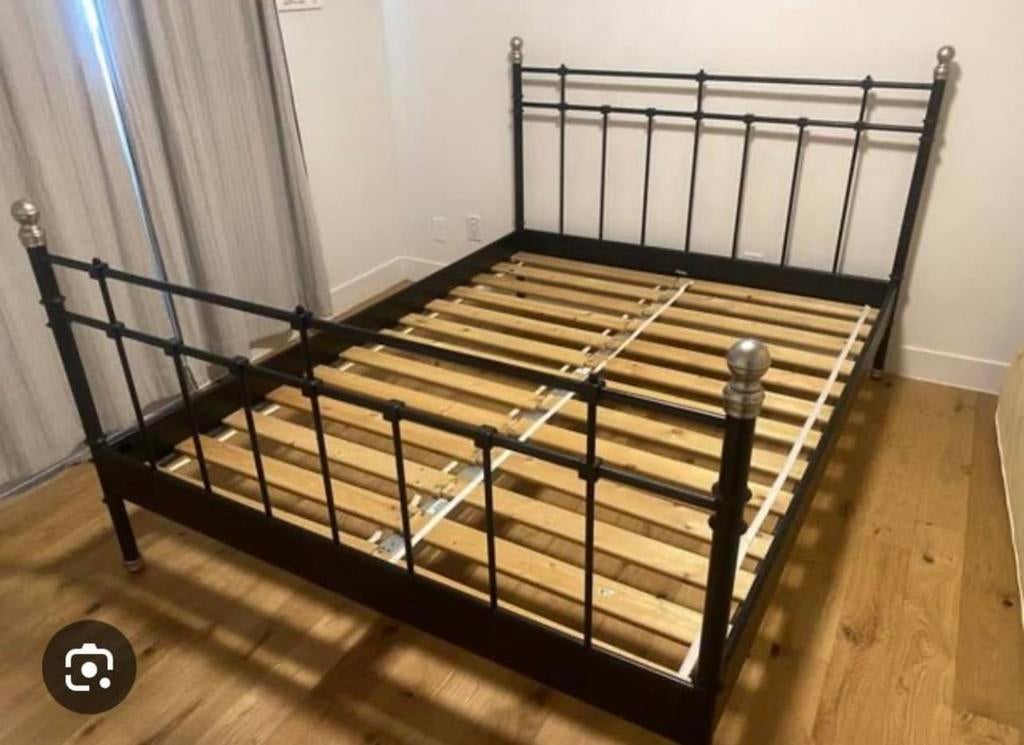 Bedframe zwart staal met gouden details 160 cm + lattenbodem, Gebruikt, Zwart, Tweepersoons, Ophalen of Verzenden