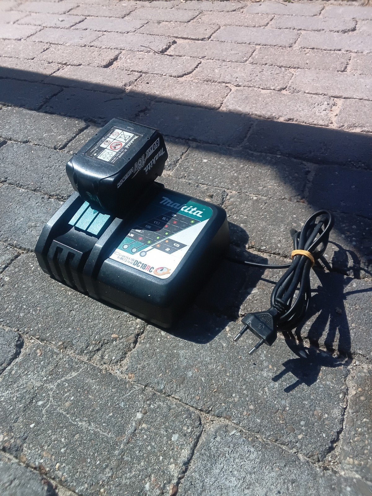 makita lader en accu, Ophalen of Verzenden, Gebruikt