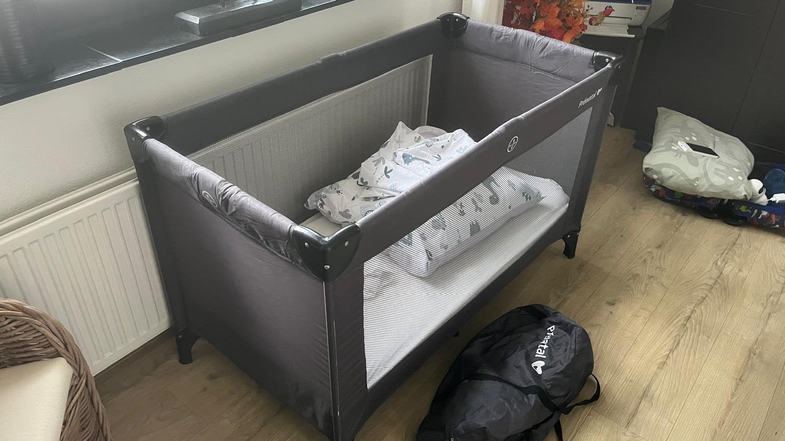 Campingbedje prenatal, Ophalen, Zo goed als nieuw, Reisbedje