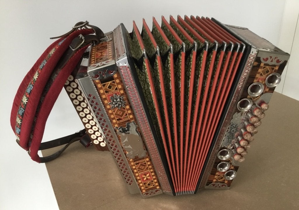 Mooie Steirische Harmonika Bes Es As Des, Muziek en Instrumenten, Overige merken, Gebruikt, Met riemen, 32-bas