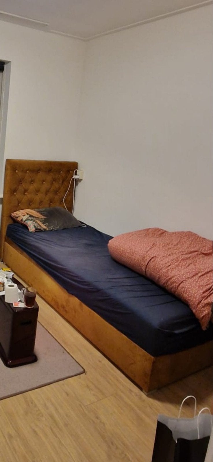 Een nieuw bed, Ophalen, Eenpersoons, Hout