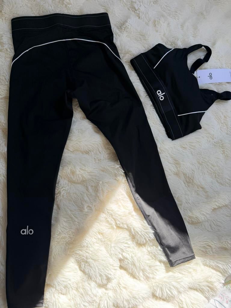 Alo Yoga Sportset – Maat XXS, Kleding | Dames, Sportkleding, Ophalen of Verzenden, Zo goed als nieuw, Maat 34 (XS) of kleiner