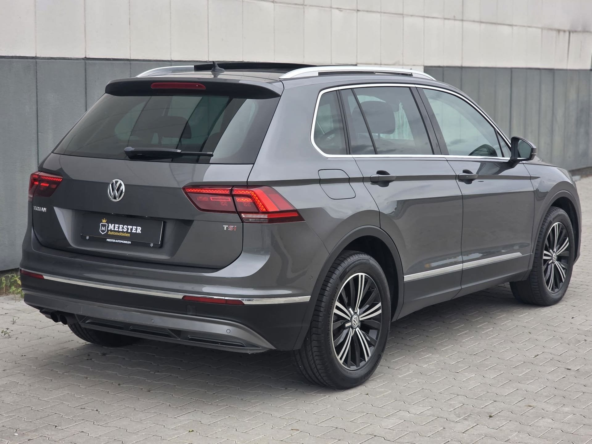 Volkswagen Tiguan 1.4 TSI ACT Highline |PANO|LED|VIRT.cockp., Dealer onderhouden, Zwart, 4 cilinders, Alcantara
