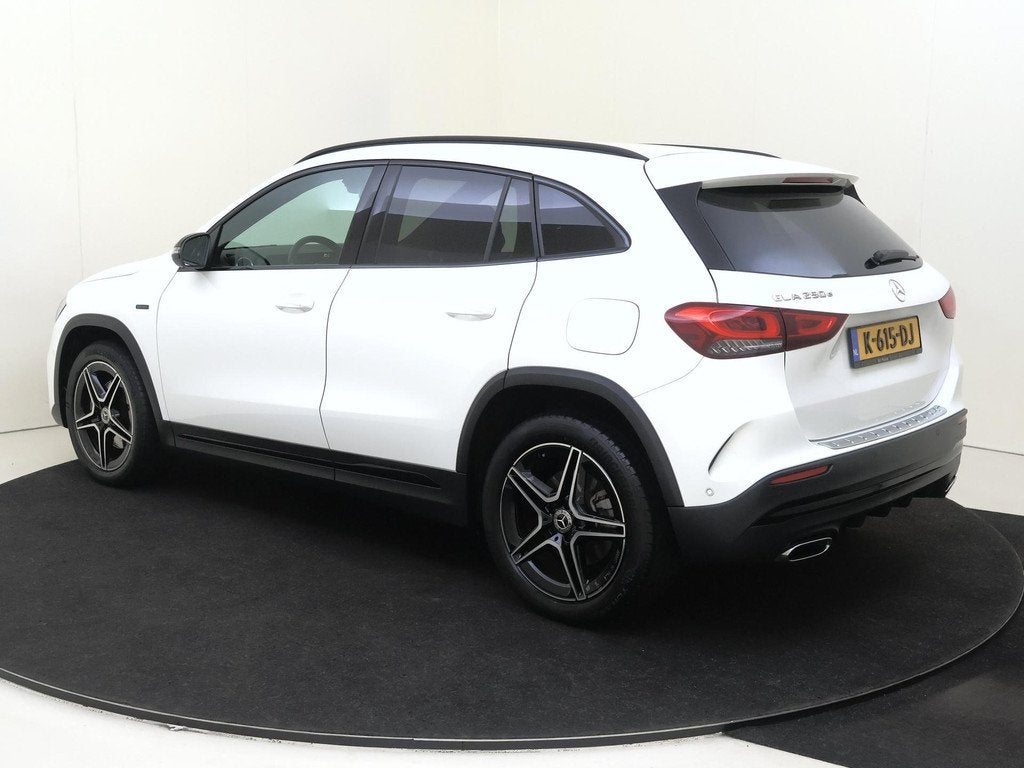 Mercedes-Benz GLA-klasse 250 e Business Solution AMG Limited, Auto's, Mercedes-Benz, 16 kWh, Leder en Stof, Wit, Bedrijf